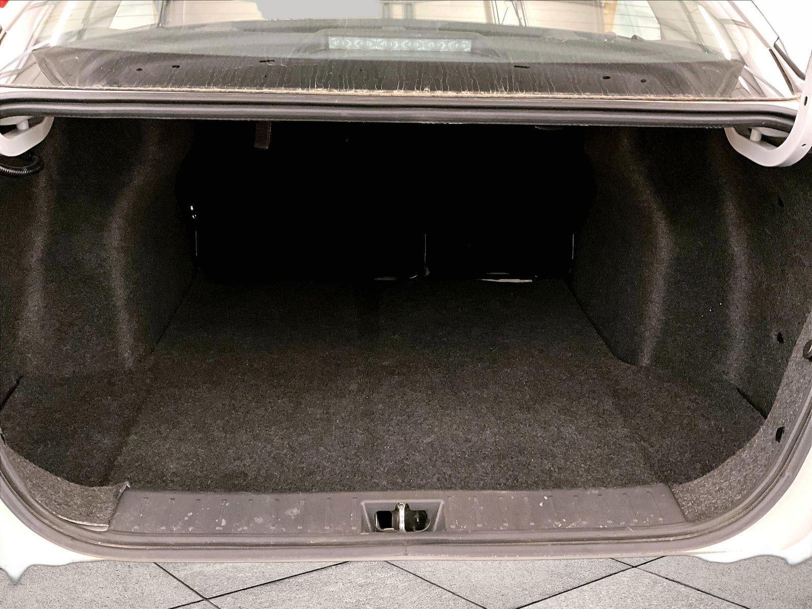 2023 Nissan Versa SR