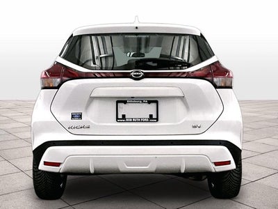 2022 Nissan Kicks SV