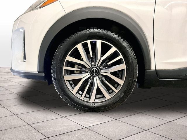 2022 Nissan Kicks SV
