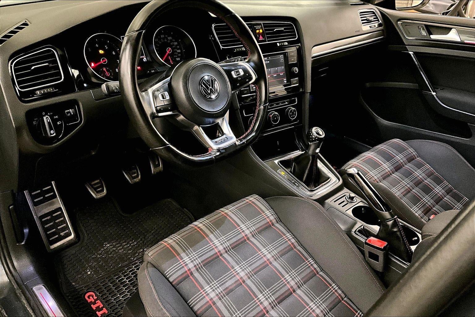 2018 Volkswagen Golf GTI S