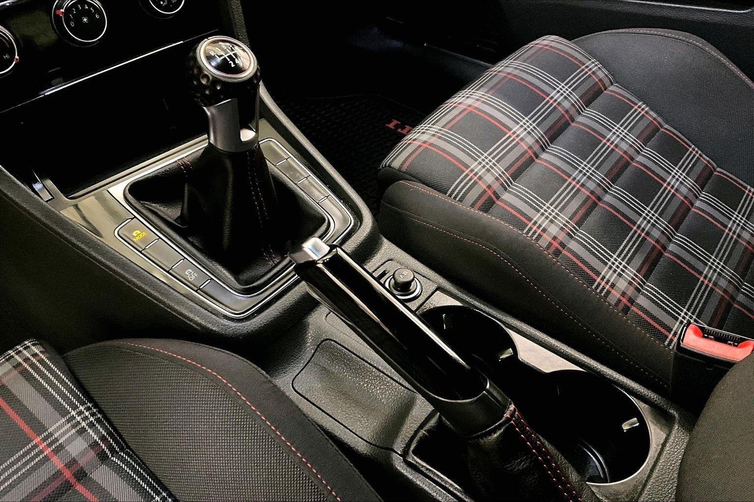 2018 Volkswagen Golf GTI S