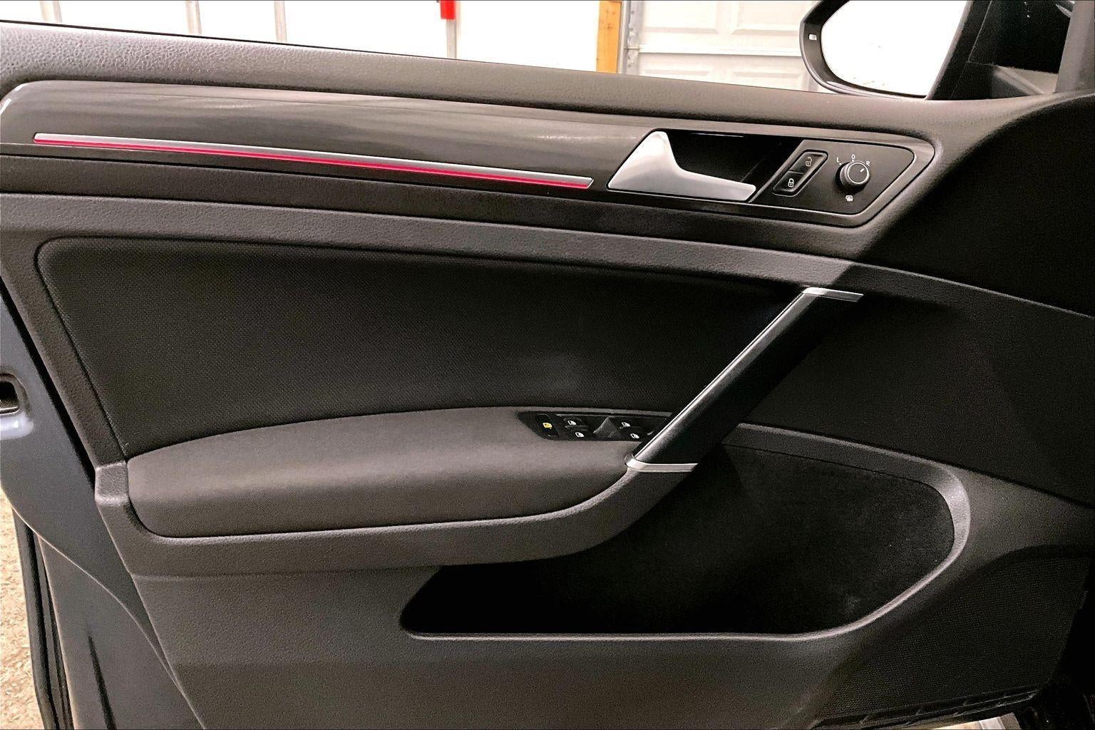 2018 Volkswagen Golf GTI S