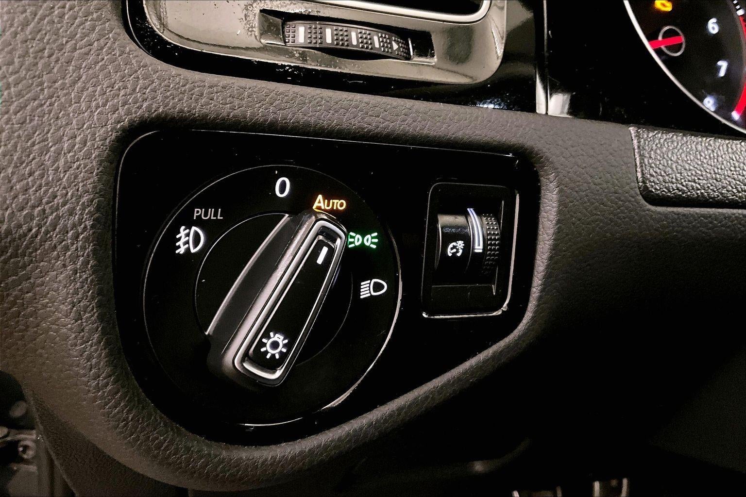 2018 Volkswagen Golf GTI S