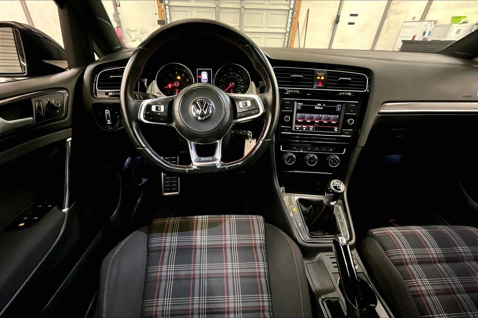 2018 Volkswagen Golf GTI S