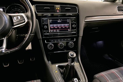 2018 Volkswagen Golf GTI S