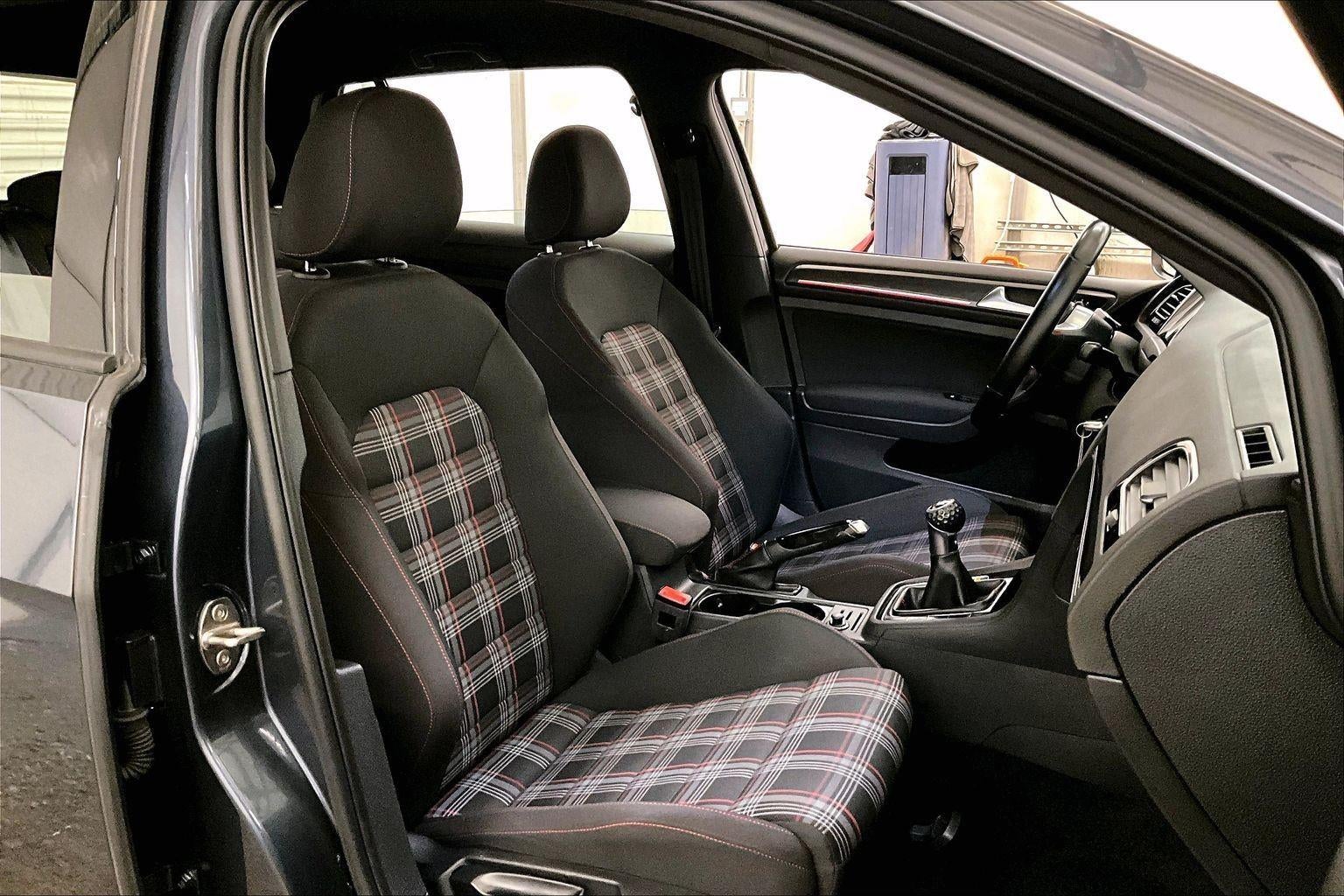 2018 Volkswagen Golf GTI S