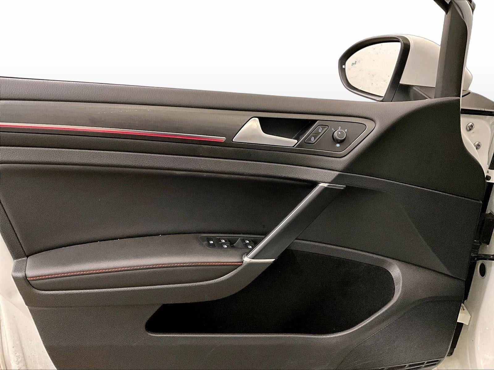 2019 Volkswagen Golf GTI SE