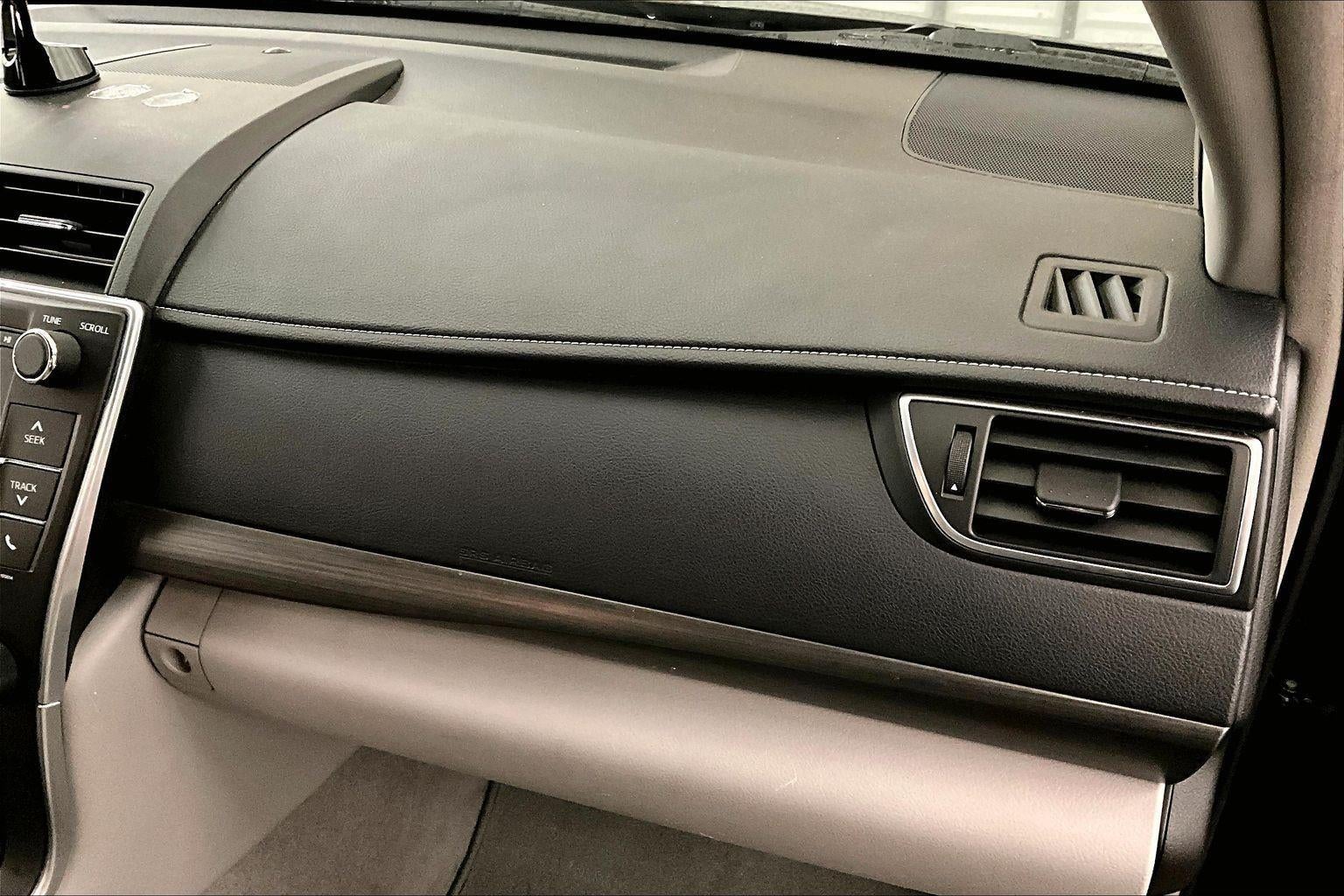 2017 Toyota Camry Hybrid LE