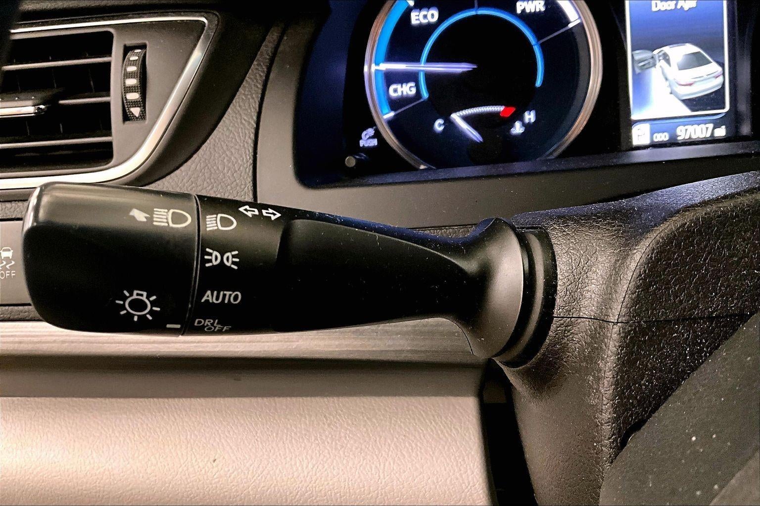 2017 Toyota Camry Hybrid LE