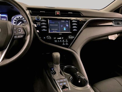 2020 Toyota Camry Hybrid LE