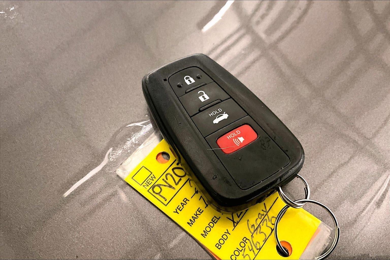 2020 Toyota Camry Hybrid XLE