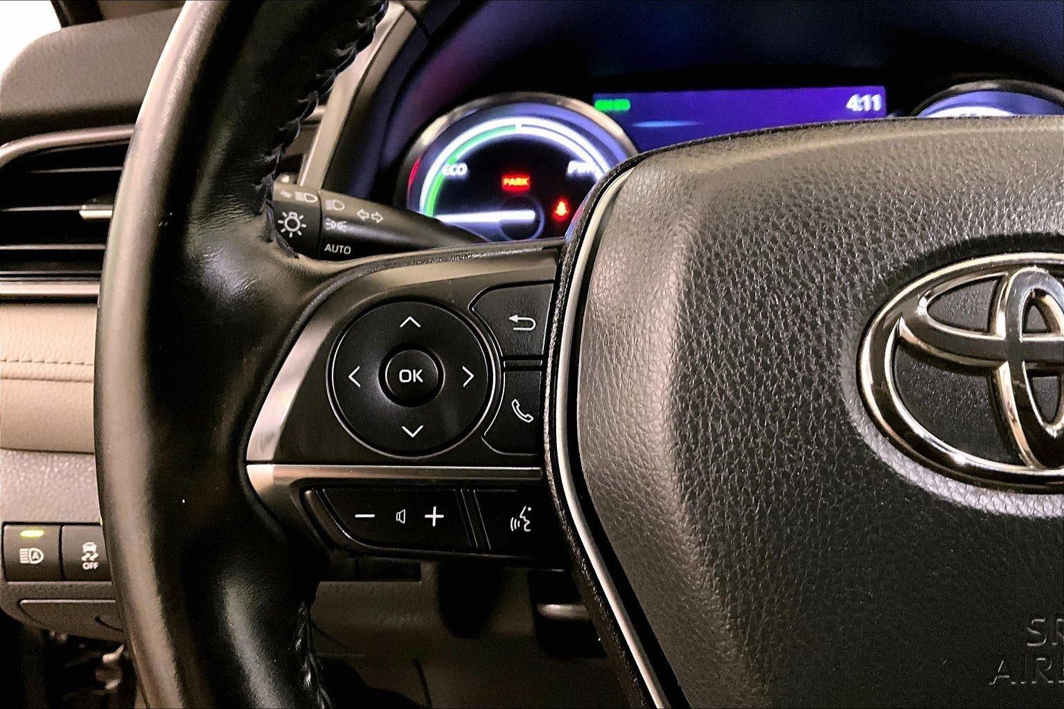 2020 Toyota Camry Hybrid XLE