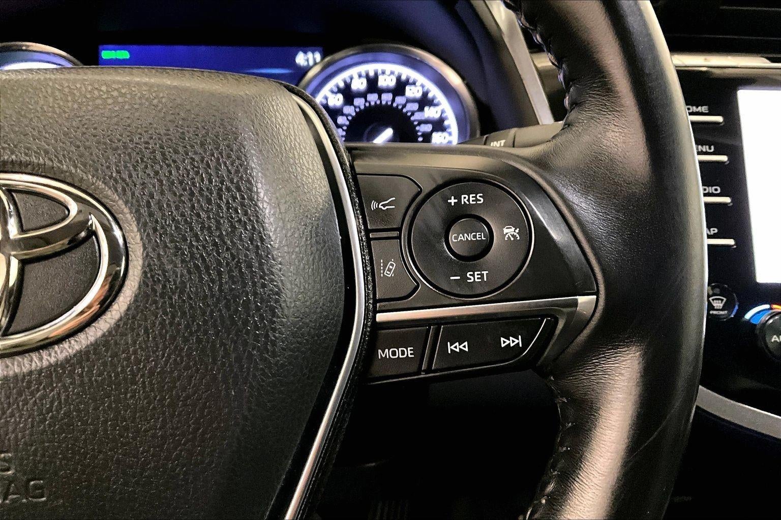 2020 Toyota Camry Hybrid XLE