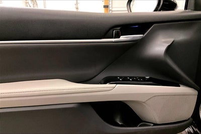 2020 Toyota Camry Hybrid XLE