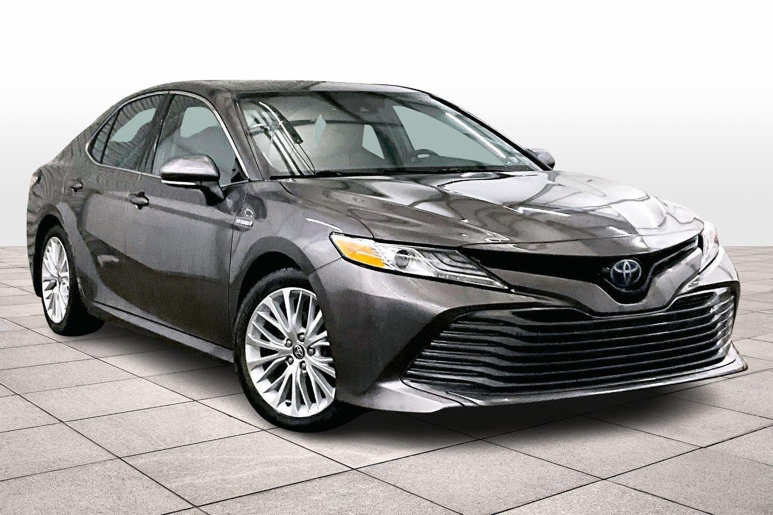 2020 Toyota Camry Hybrid XLE
