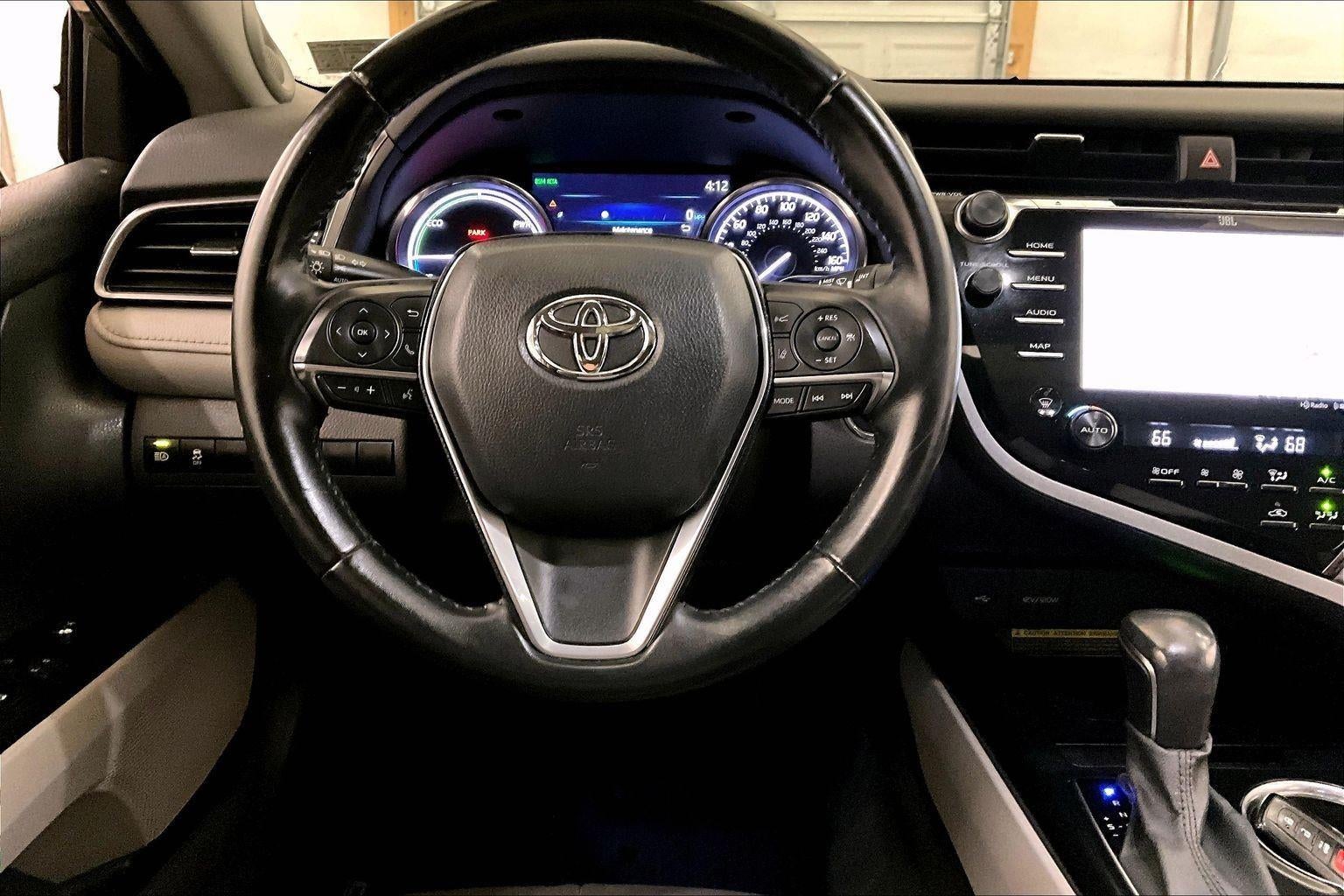 2020 Toyota Camry Hybrid XLE