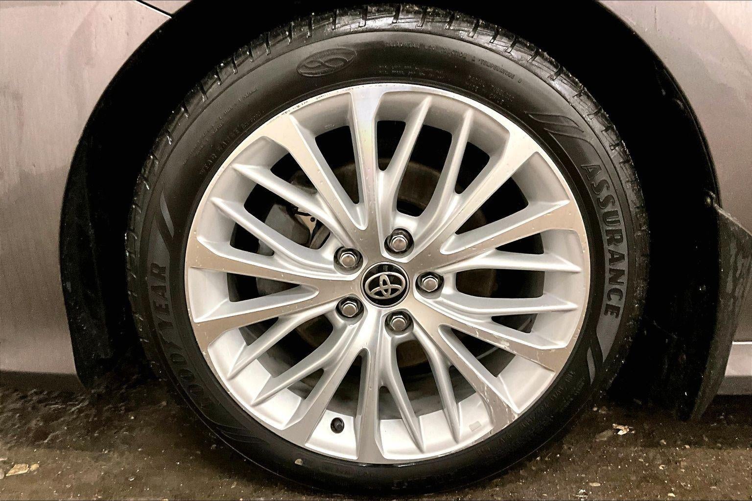 2020 Toyota Camry Hybrid XLE