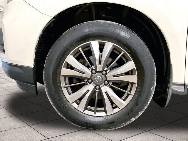 2020 Nissan Pathfinder SV
