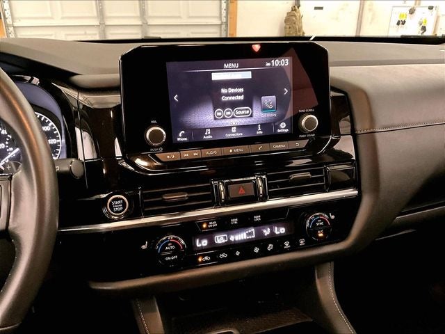 2022 Nissan Pathfinder SV