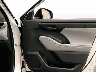 2022 Toyota Highlander Hybrid LE