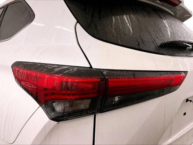 2022 Toyota Highlander Hybrid LE