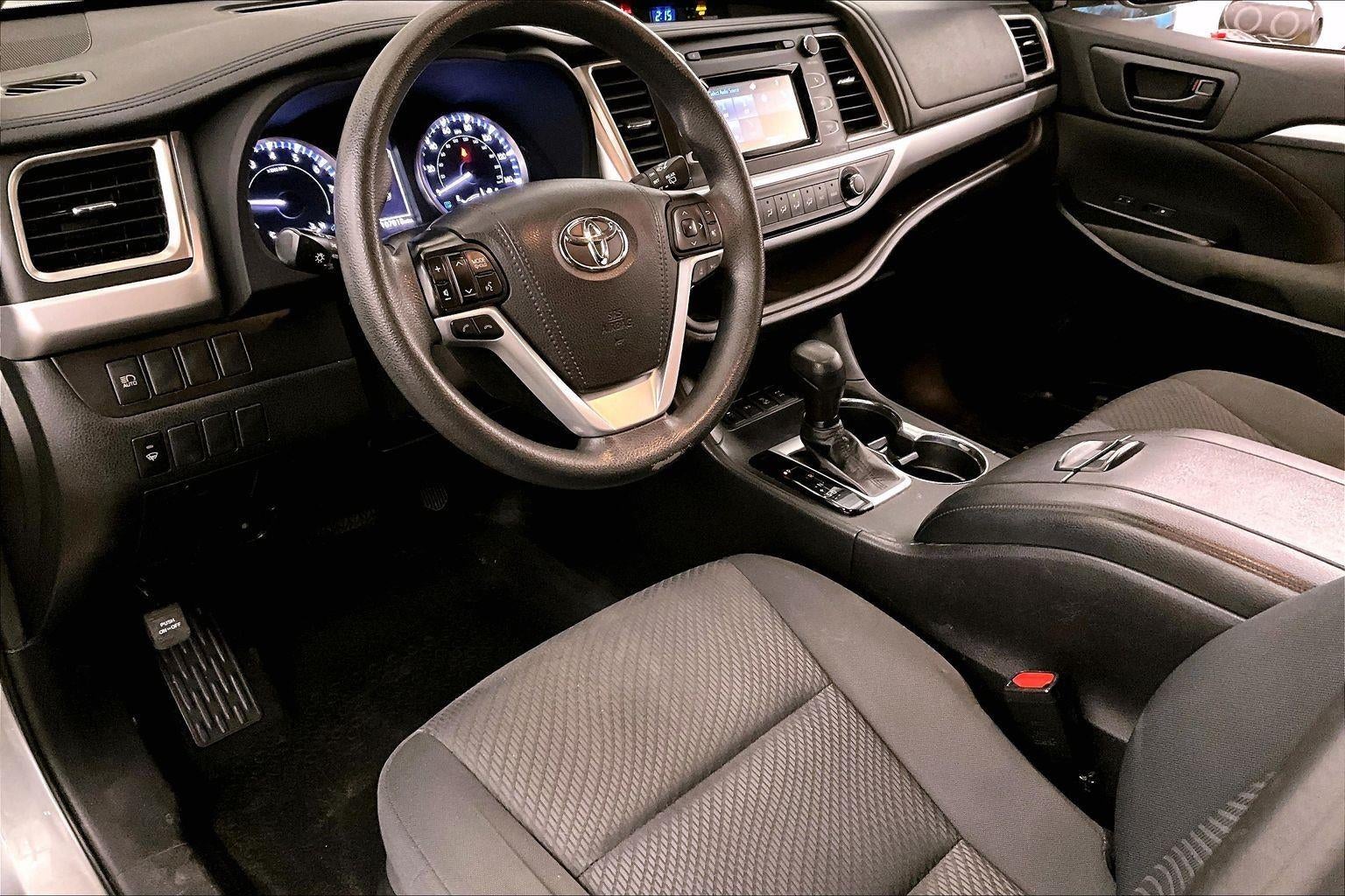 2019 Toyota Highlander LE