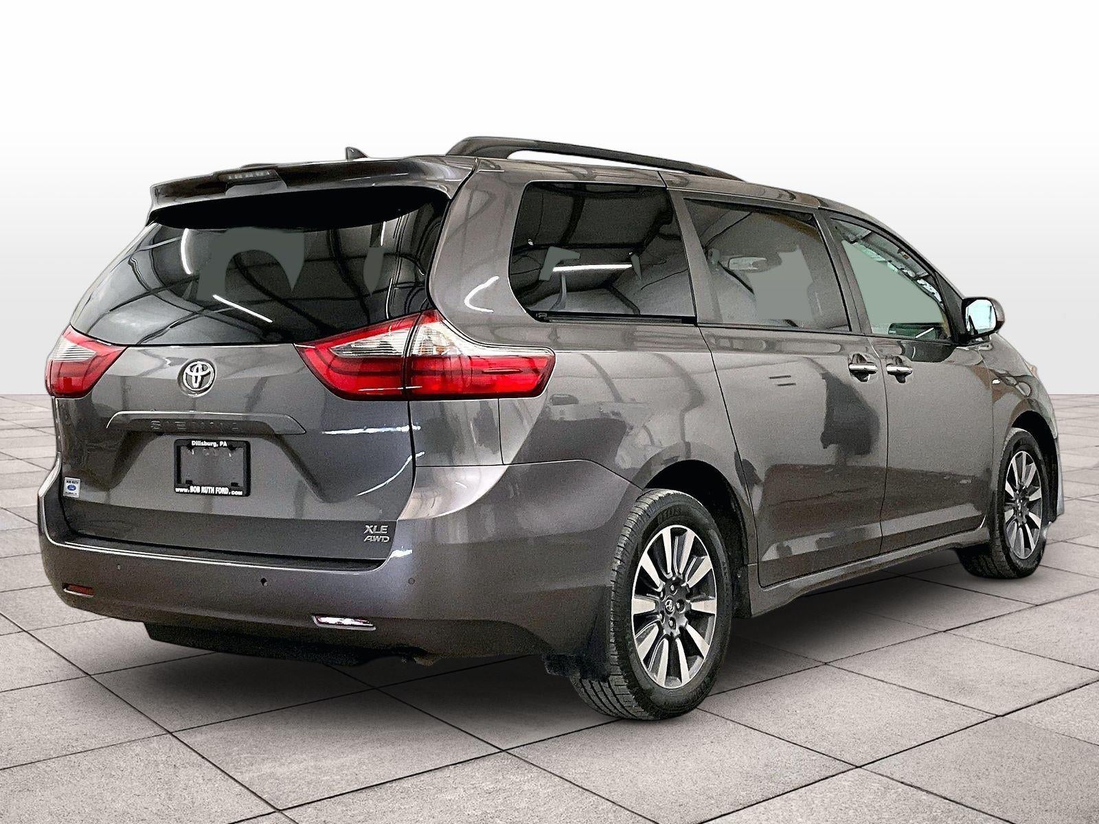 2020 Toyota Sienna XLE