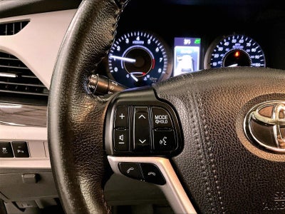2020 Toyota Sienna XLE