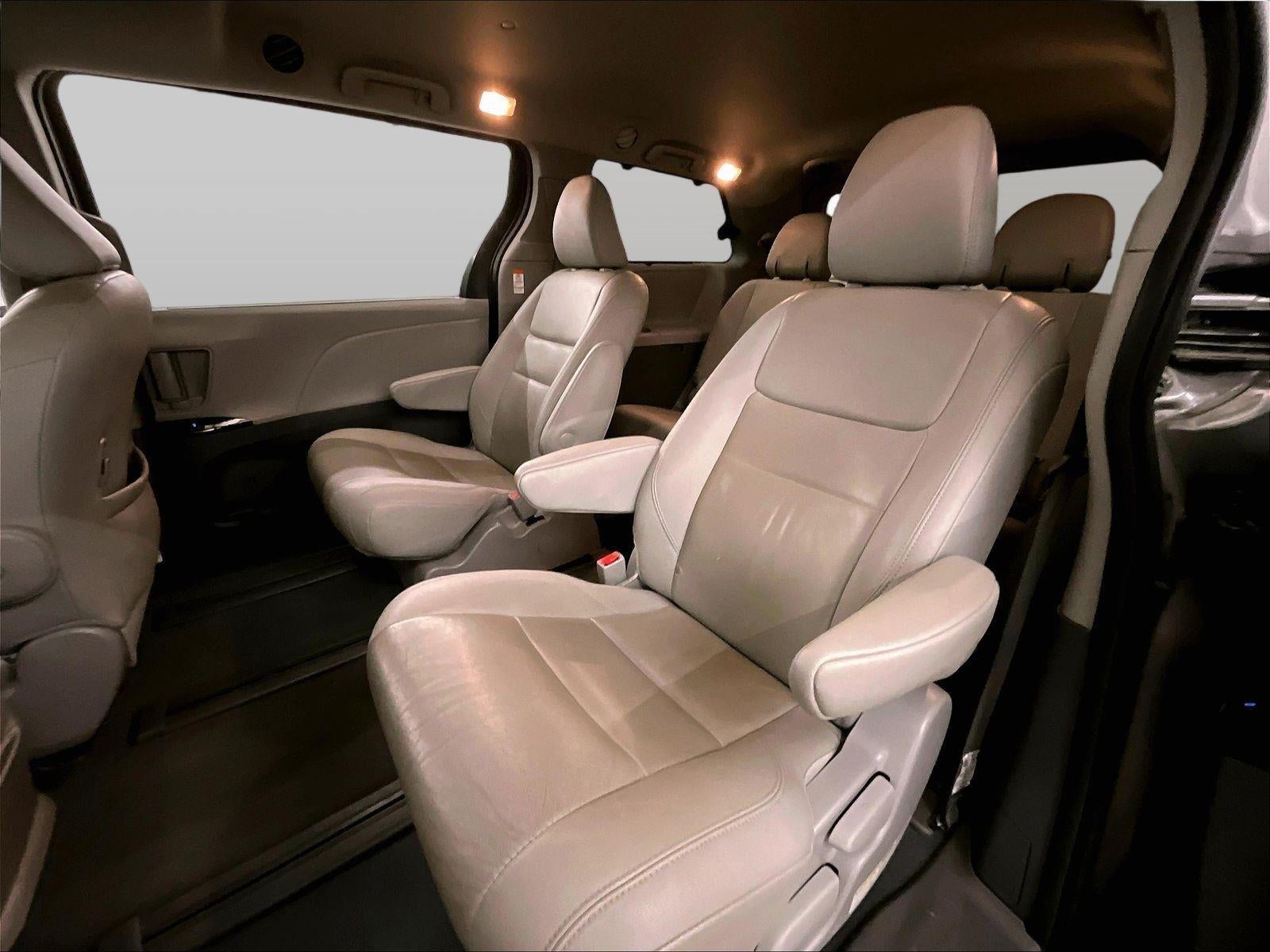 2020 Toyota Sienna XLE