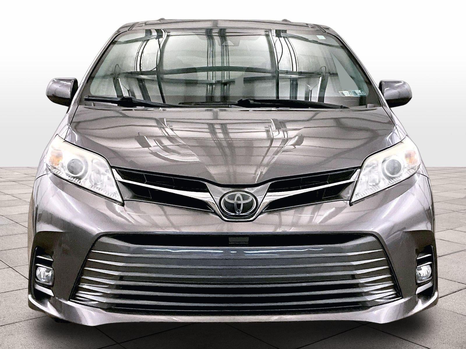 2020 Toyota Sienna XLE