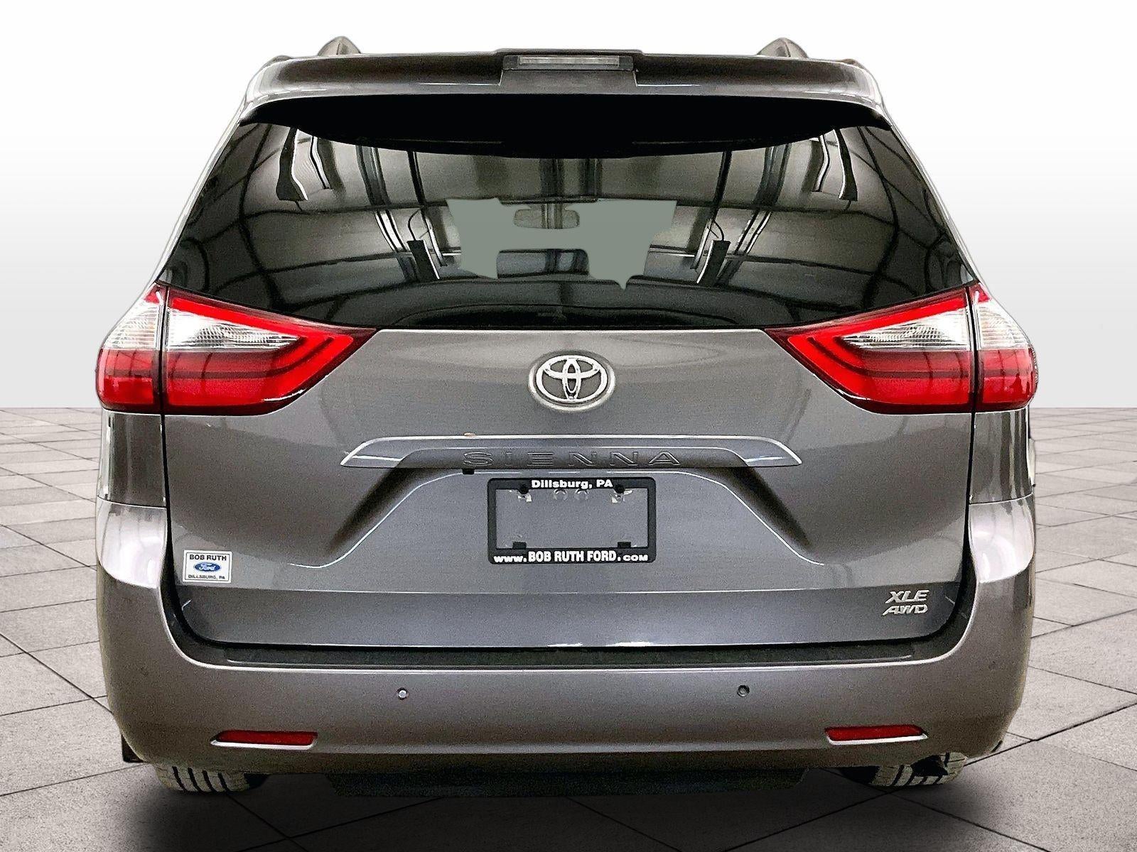 2020 Toyota Sienna XLE