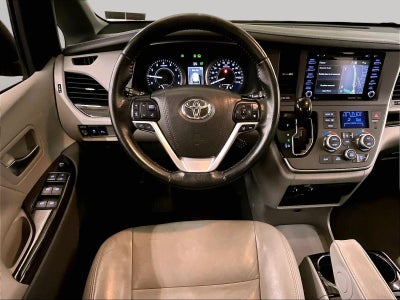 2020 Toyota Sienna XLE