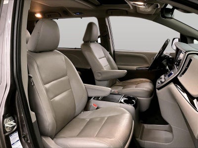 2020 Toyota Sienna XLE