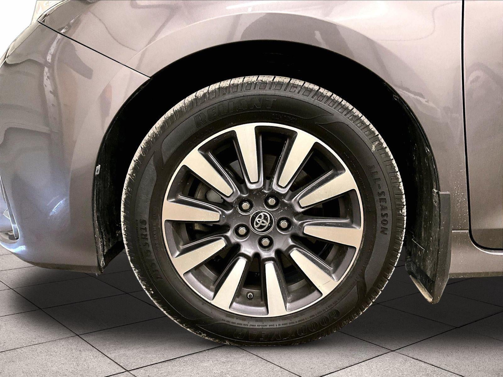 2020 Toyota Sienna XLE