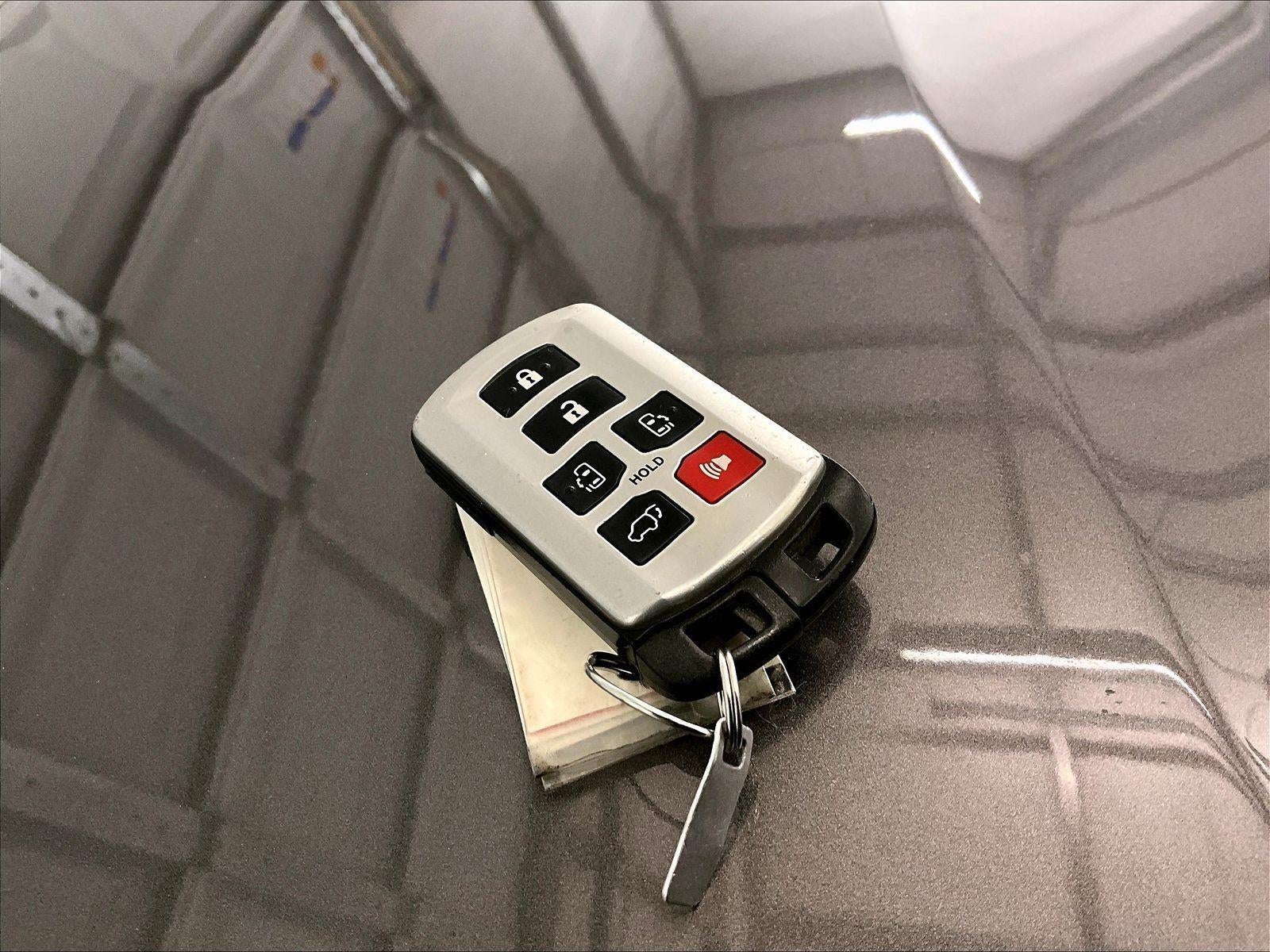 2020 Toyota Sienna XLE