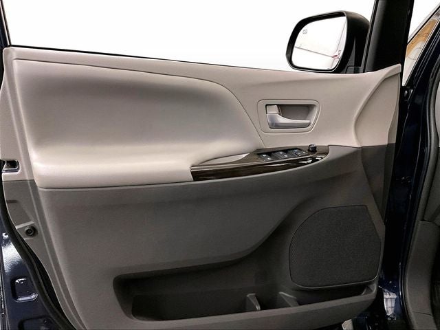 2018 Toyota Sienna XLE 7 Passenger
