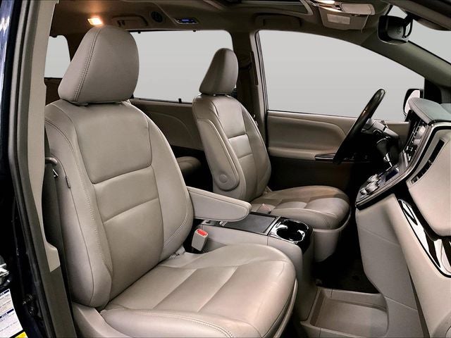 2018 Toyota Sienna XLE 7 Passenger