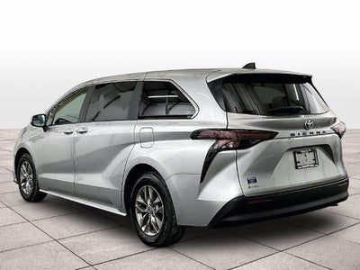 2025 Toyota Sienna LE 8 Passenger