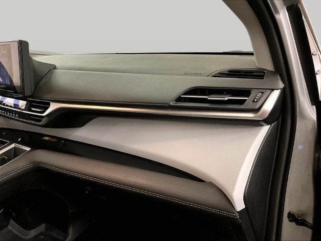2025 Toyota Sienna LE 8 Passenger