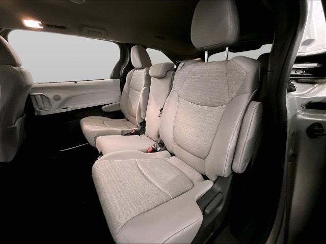 2025 Toyota Sienna LE 8 Passenger