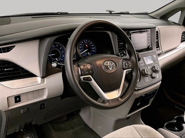 2018 Toyota Sienna LE 8 Passenger