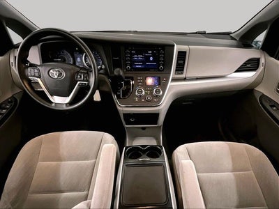 2018 Toyota Sienna LE 8 Passenger