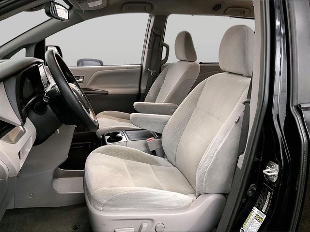 2018 Toyota Sienna LE 8 Passenger
