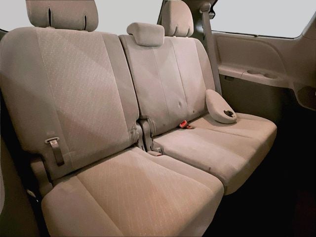 2018 Toyota Sienna LE 8 Passenger