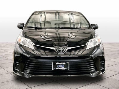 2018 Toyota Sienna LE 8 Passenger