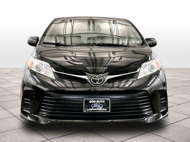 2018 Toyota Sienna LE 8 Passenger