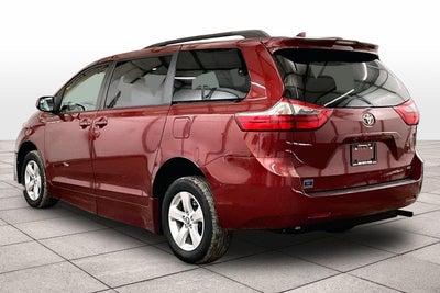 2020 Toyota Sienna LE