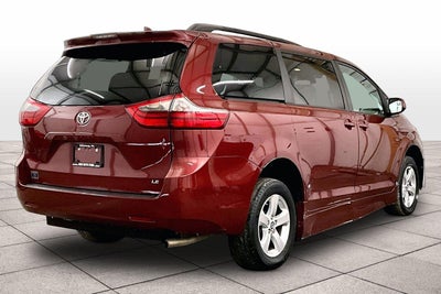 2020 Toyota Sienna LE