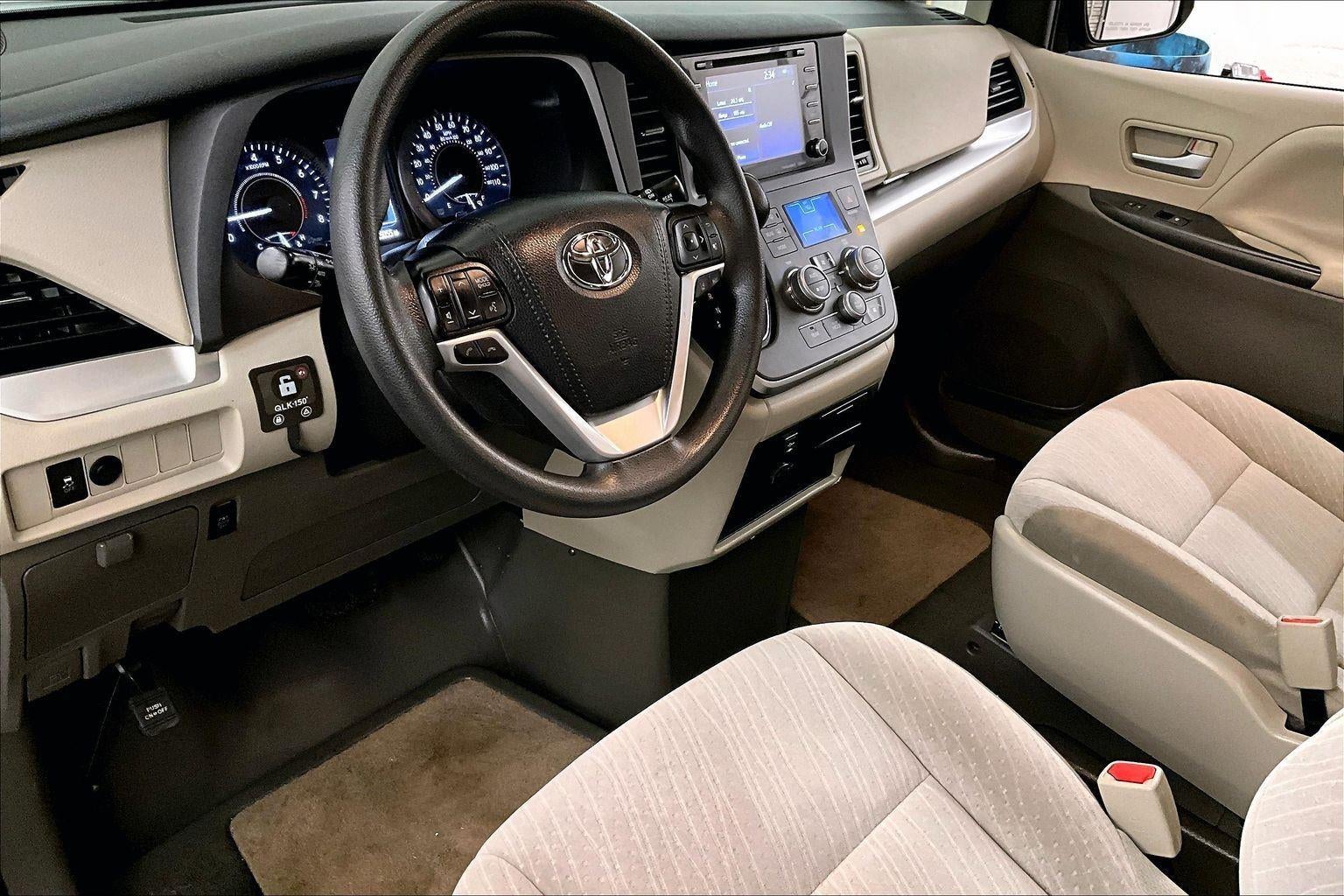 2020 Toyota Sienna LE