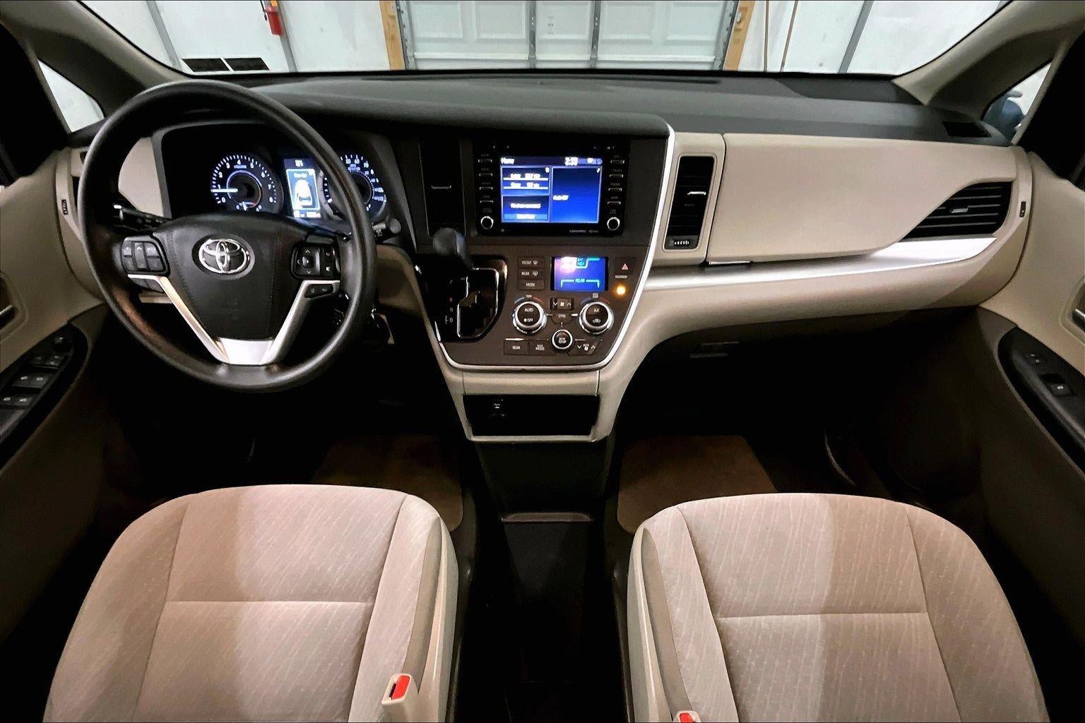 2020 Toyota Sienna LE